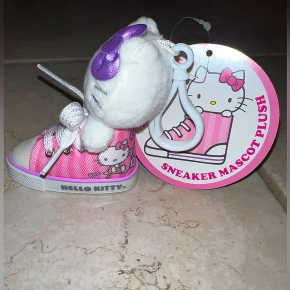 NWT Hello Kitty Keychain - Picture 2 of 2